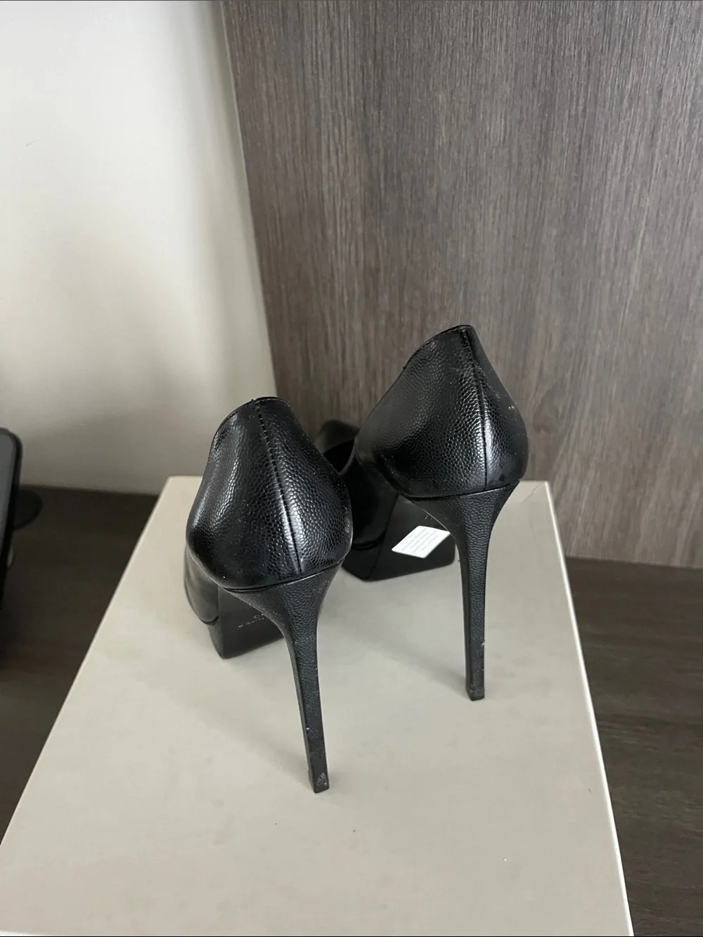 Saint Laurent Black Patent Leather Pointed Toe Pumps - Picture 3 of 4